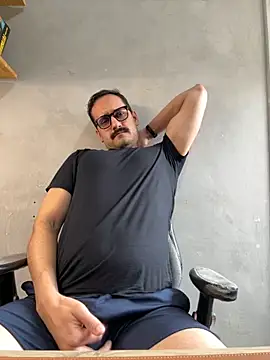 Snapshot of Superdad chatting on 13, 10, 2025 Superdad online show from 13, 10, 2025