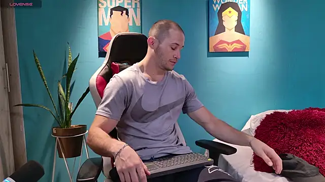 AxelFairchaild online show from 16, 2, 2025