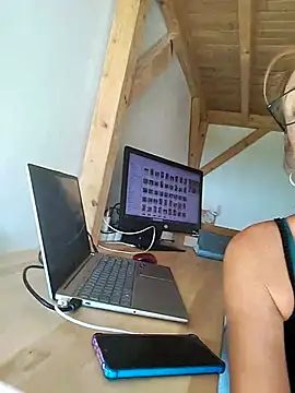 Snapshot of misslynexxx chatting on 28, 7, 2026 misslynexxx online show from 28, 7, 2026