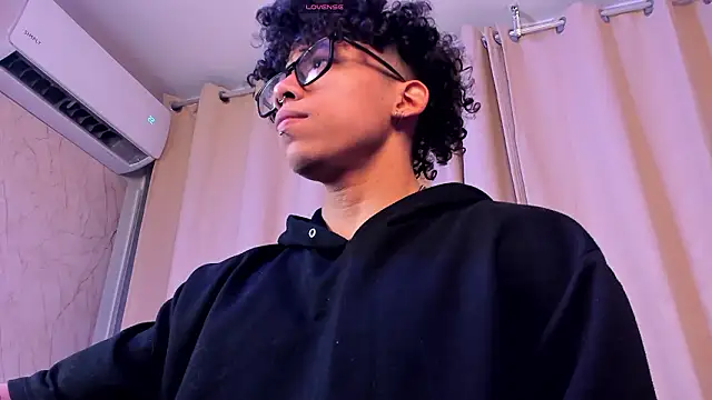 AkazaBoy  online show from 19, 3, 2026