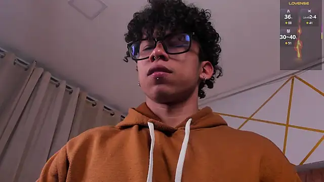 AkazaBoy  online show from 9, 4, 2026