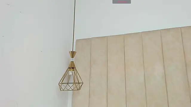 AkazaBoy  online show from 17, 4, 2026