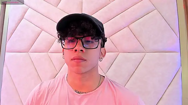 AkazaBoy  online show from 17, 11, 2025