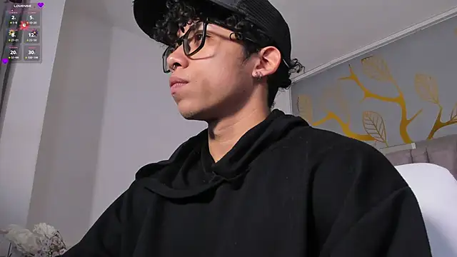 Snapshot of AkazaBoy_ chatting on 9, 5, 2026 AkazaBoy online show from 9, 5, 2026
