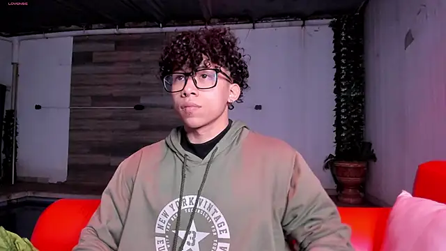 AkazaBoy  online show from 15, 3, 2026