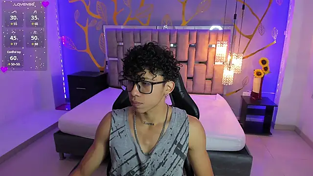 Snapshot of AkazaBoy_ chatting on 6, 3, 2025 AkazaBoy online show from 6, 3, 2025
