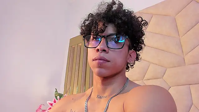 AkazaBoy  online show from 29, 3, 2026