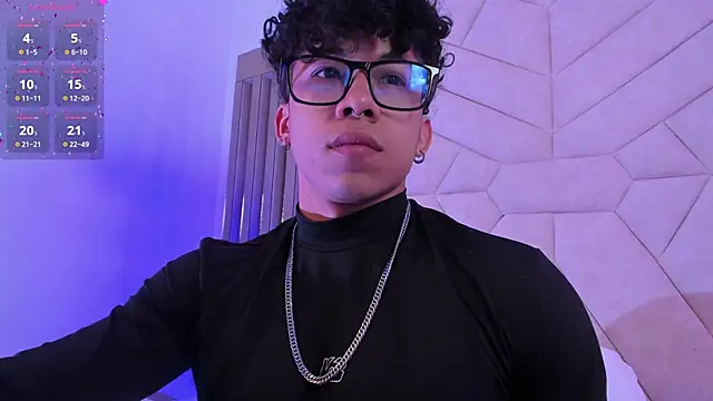 AkazaBoy  online show from 5, 11, 2025