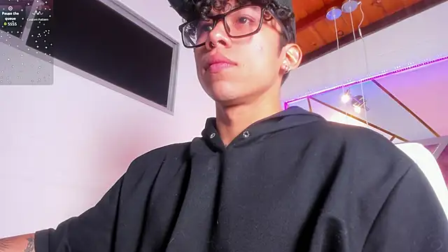 Snapshot of AkazaBoy_ chatting on 13, 5, 2026 AkazaBoy online show from 13, 5, 2026