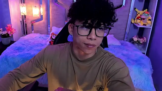 AkazaBoy  online show from 13, 11, 2025