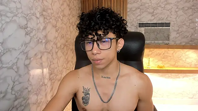 Snapshot of AkazaBoy_ chatting on 12, 3, 2025 AkazaBoy online show from 12, 3, 2025