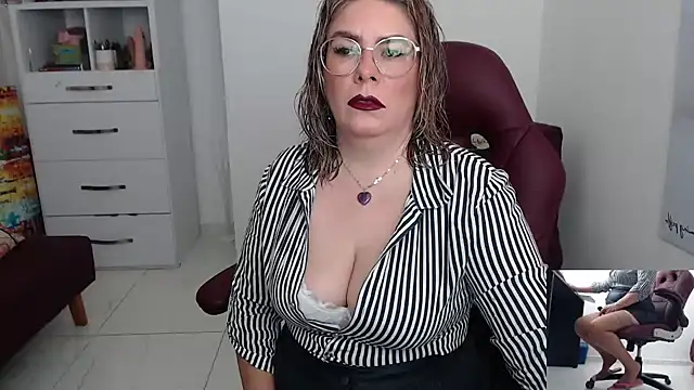 Snapshot of Serenay_ chatting on 2, 1, 2025 Serenay online show from 2, 1, 2025