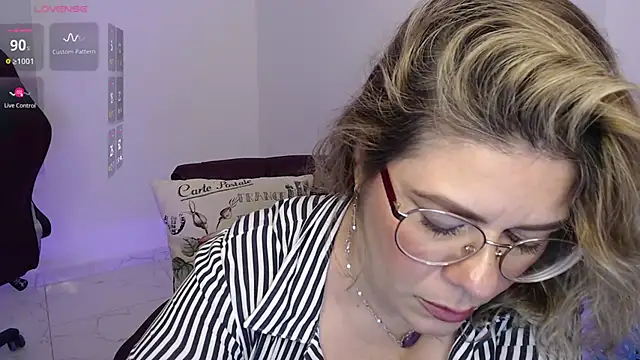 Snapshot of Serenay_ chatting on 12, 2, 2025 Serenay online show from 12, 2, 2025