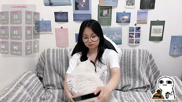 Snapshot of LiLiYbaby chatting on 4, 6, 2026 LiLiYbaby online show from 4, 6, 2026