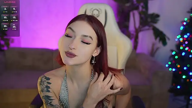 Magnetic Mia  online show from 17, 12, 2025