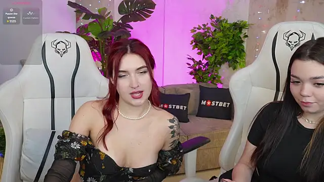 Magnetic Mia  online show from 25, 12, 2024