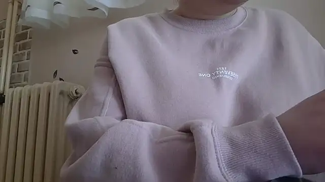 Snapshot of AalinnaK chatting on 24, 2, 2025 AalinnaK online show from 24, 2, 2025