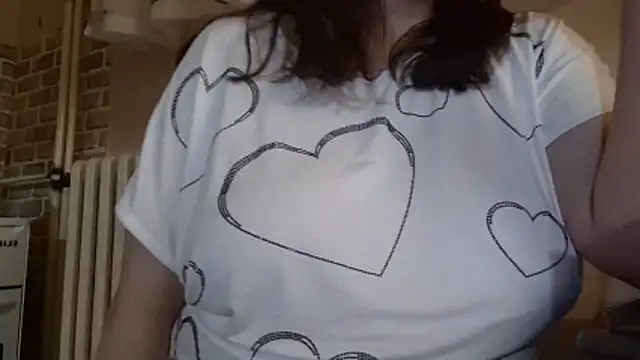 Snapshot of AalinnaK chatting on 19, 11, 2025 AalinnaK online show from 19, 11, 2025