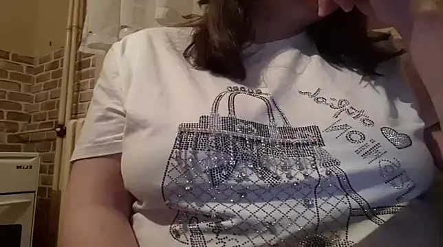 Snapshot of AalinnaK chatting on 8, 3, 2025 AalinnaK online show from 8, 3, 2025