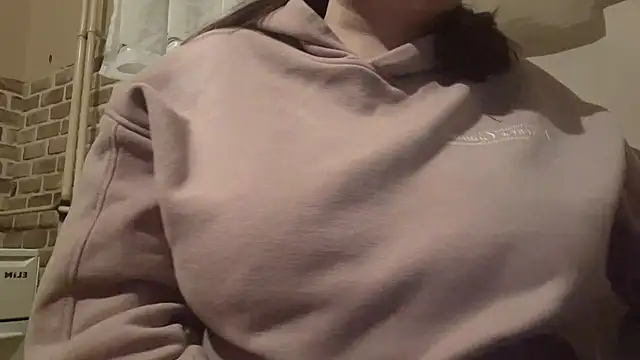 Snapshot of AalinnaK chatting on 17, 2, 2025 AalinnaK online show from 17, 2, 2025