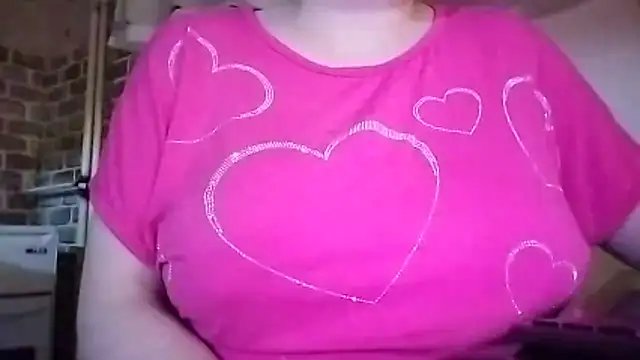 Snapshot of AalinnaK chatting on 25, 11, 2025 AalinnaK online show from 25, 11, 2025