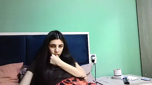 Snapshot of Ahotkittyxxx chatting on 4, 1, 2025 Ahotkittyxxx online show from 4, 1, 2025