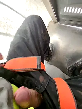 Snapshot of omarito100 chatting on 28, 11, 2025 omarito100 online show from 28, 11, 2025