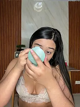 floriamANDjazmin online show from 13, 7, 2026