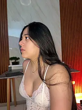 Snapshot of floriamANDjazmin chatting on 28, 4, 2026 floriamANDjazmin online show from 28, 4, 2026