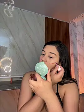 Snapshot of floriamANDjazmin chatting on 29, 4, 2026 floriamANDjazmin online show from 29, 4, 2026