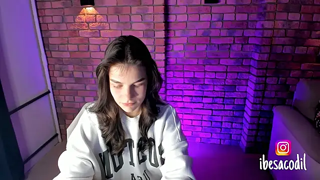 adriana allien online show from 17, 1, 2025