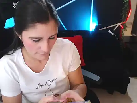 LUCY LI online show from 16, 11, 2025