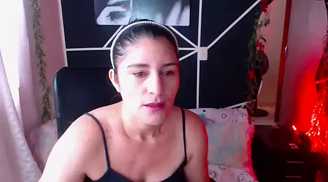 LUCY LI online show from 16, 3, 2025