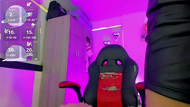 Hellen moons   online show from 15, 4, 2026