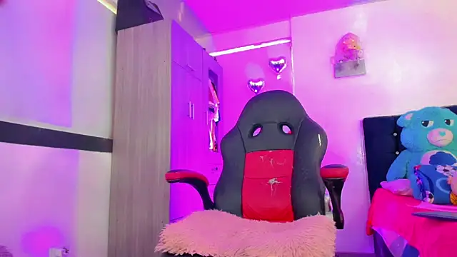 Hellen moons   online show from 9, 3, 2026