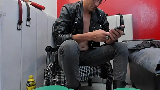 Snapshot of enzopratt chatting on 19, 3, 2025 enzopratt online show from 19, 3, 2025
