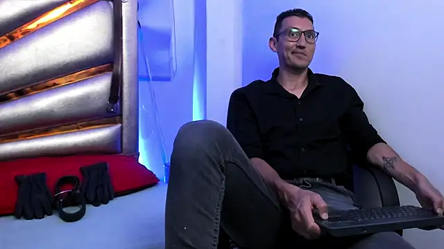 Snapshot of enzopratt chatting on 22, 2, 2025 enzopratt online show from 22, 2, 2025