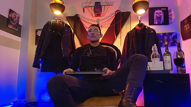 Snapshot of enzopratt chatting on 24, 9, 2025 enzopratt online show from 24, 9, 2025