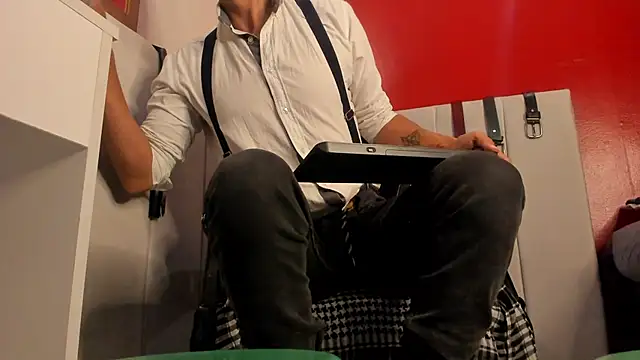Snapshot of enzopratt chatting on 16, 3, 2025 enzopratt online show from 16, 3, 2025
