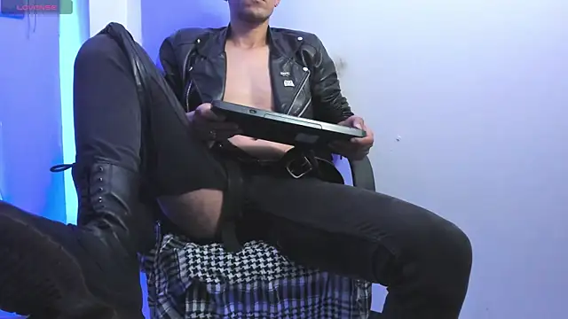Snapshot of enzopratt chatting on 27, 2, 2025 enzopratt online show from 27, 2, 2025