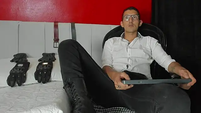 Snapshot of enzopratt chatting on 6, 3, 2025 enzopratt online show from 6, 3, 2025