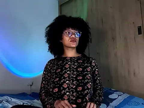 Snapshot of Ale_xandra chatting on 18, 5, 2026 Ale xandra online show from 18, 5, 2026
