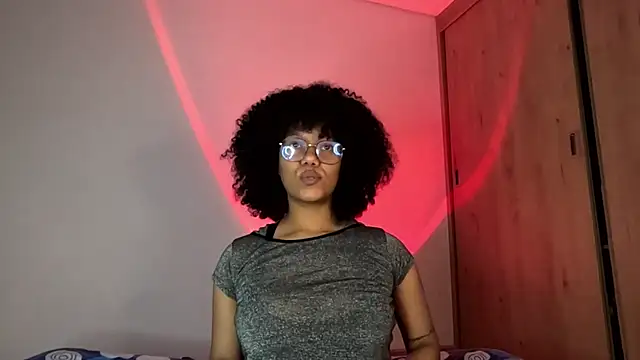 Snapshot of Ale_xandra chatting on 31, 5, 2026 Ale xandra online show from 31, 5, 2026