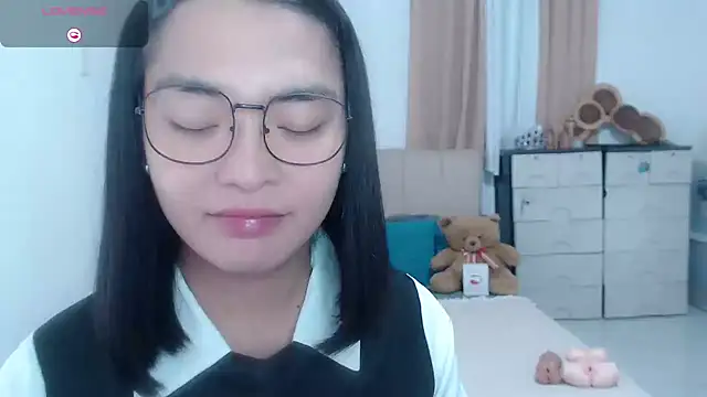 zhaviahale21 online show from 4, 8, 2026