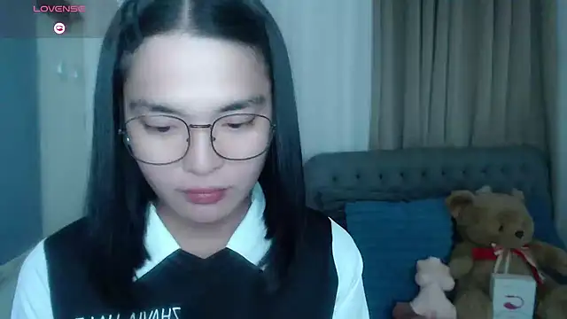 zhaviahale21 online show from 8, 7, 2026