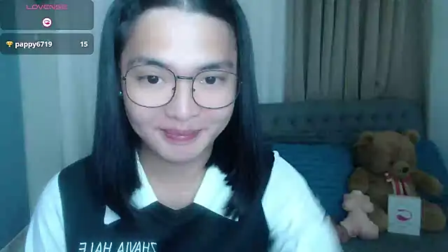 zhaviahale21 online show from 13, 7, 2026