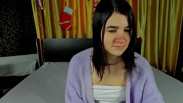  Polly Love  online show from 4, 2, 2026