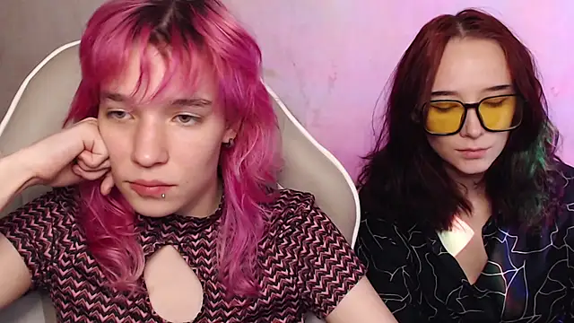 Snapshot of Robin_yourss chatting on 2, 11, 2025 Robin yourss online show from 2, 11, 2025