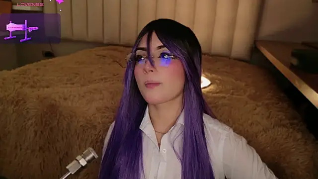 Megan mooree  online show from 22, 10, 2025