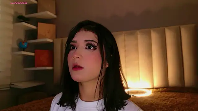 Megan mooree  online show from 30, 5, 2026